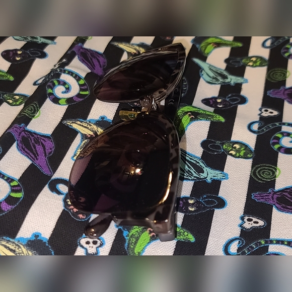 Tortoise Sunglasses - Picture 8 of 8